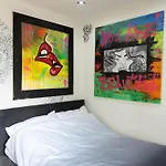 Art Apartment *